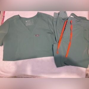 FIGS - Zamora joggers and Caterina one pocket scrub top set